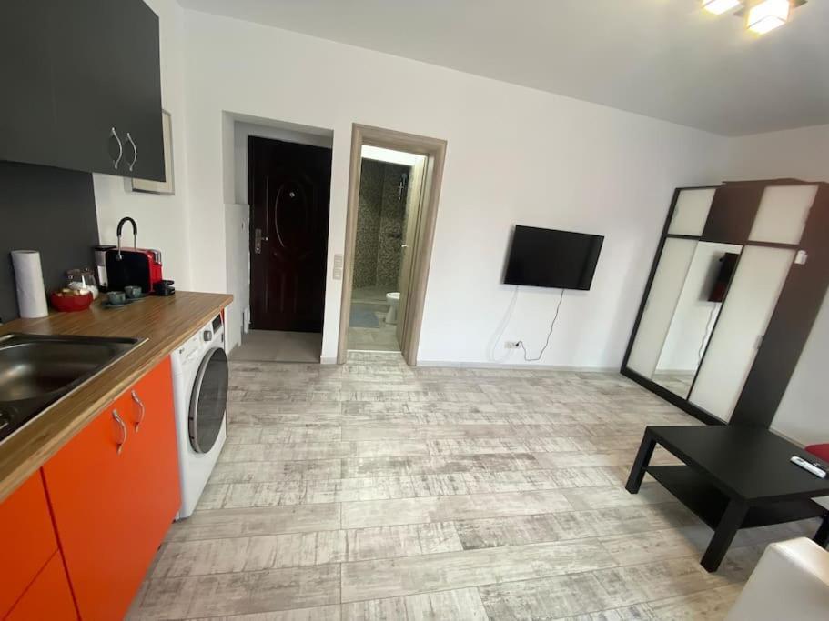 Cozy Studio 10 Min Away From Th Center Of The City Boekarest Buitenkant foto